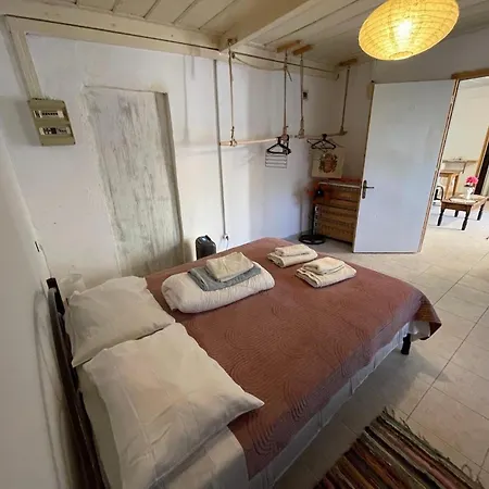 Corfu Sleeps 3 With Patio Corfu (city)